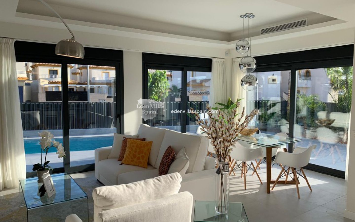 Obra Nueva - Villa a estrenar - La Marina