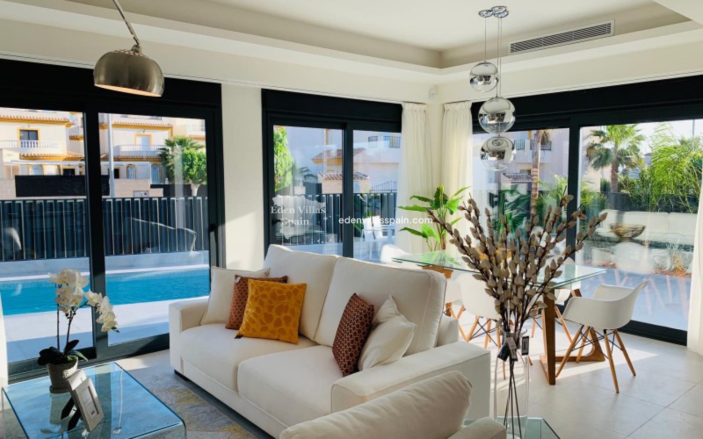 Obra Nueva - Villa a estrenar - La Marina