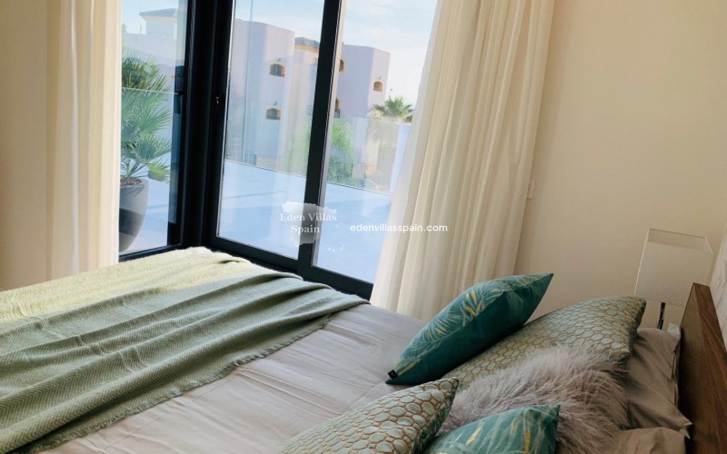 Obra Nueva - Villa a estrenar - La Marina