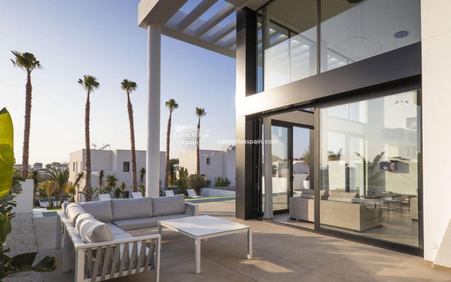 Obra Nueva - Villa a estrenar - La Marina