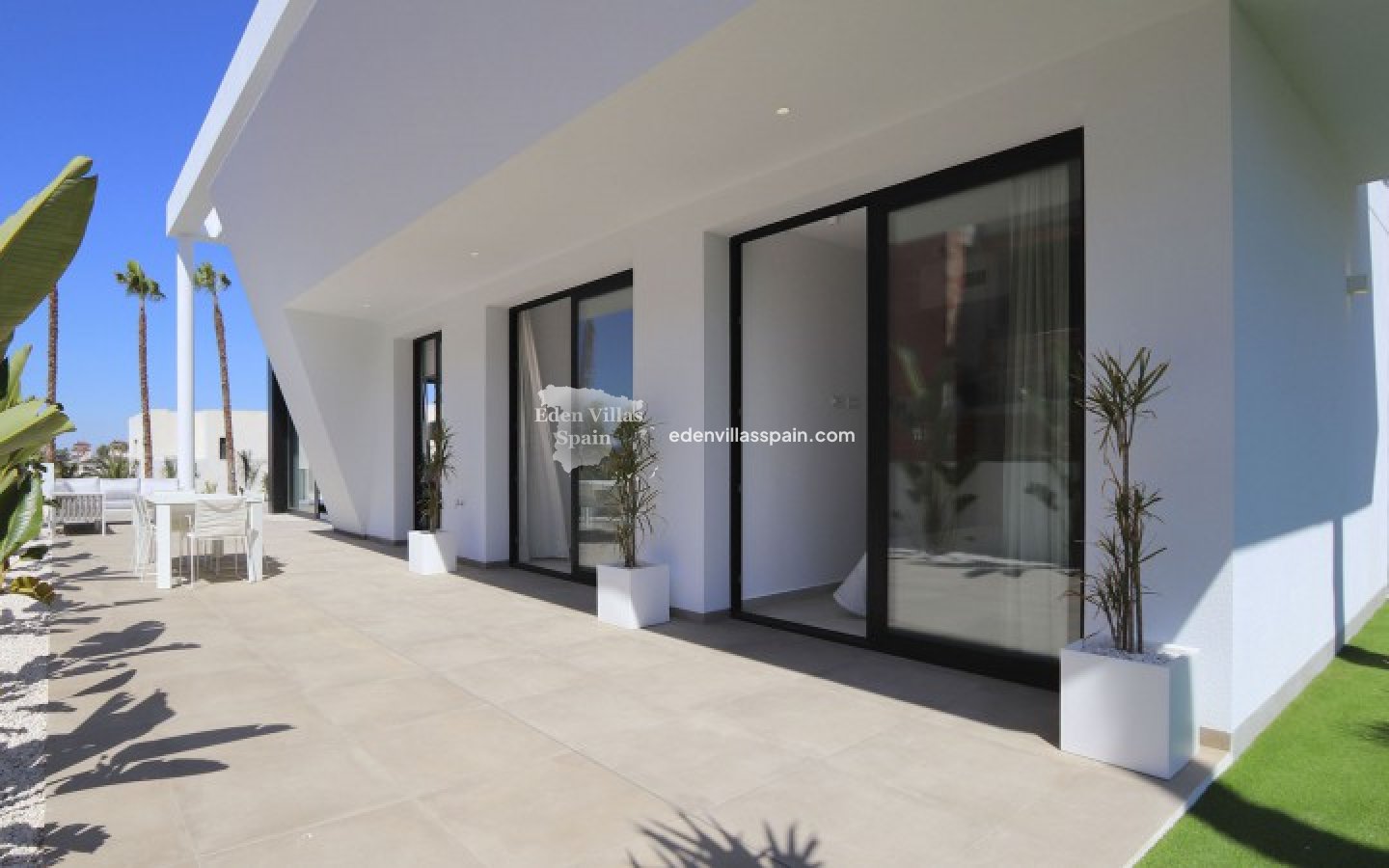 Obra Nueva - Villa a estrenar - La Marina