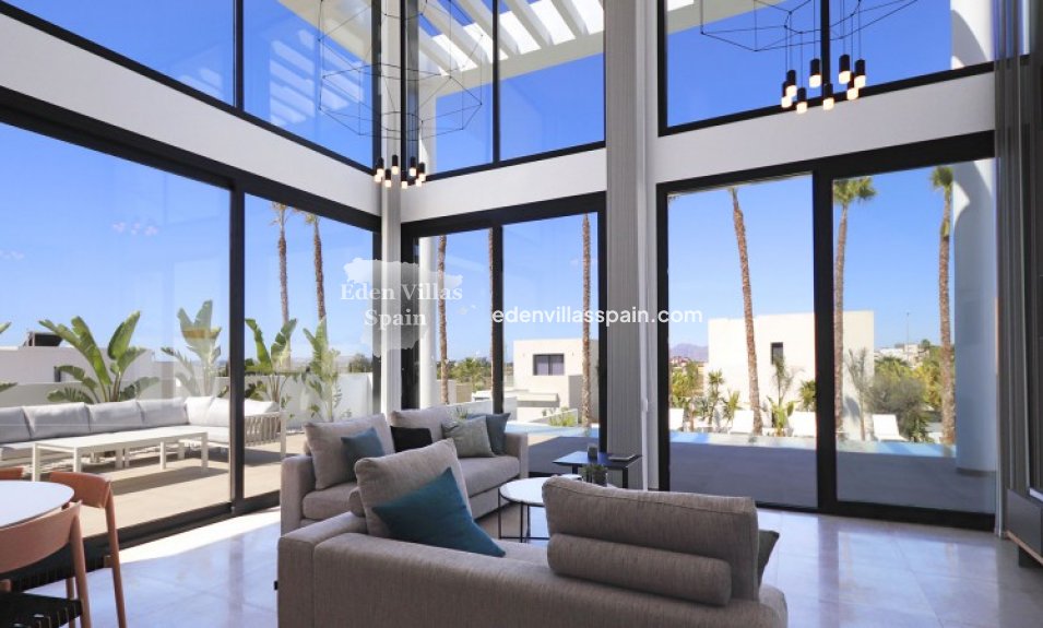 Obra Nueva - Villa a estrenar - La Marina