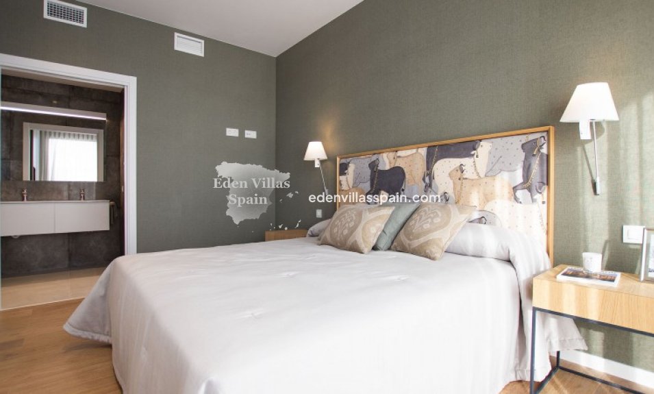 Obra Nueva - Villa a estrenar - La Marina