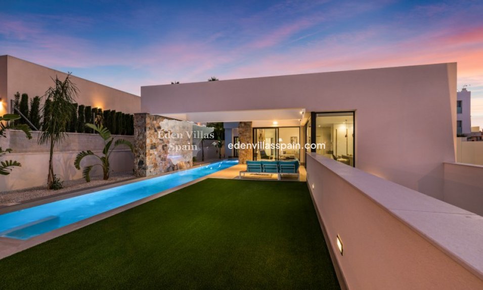 Obra Nueva - Villa a estrenar - La Marina