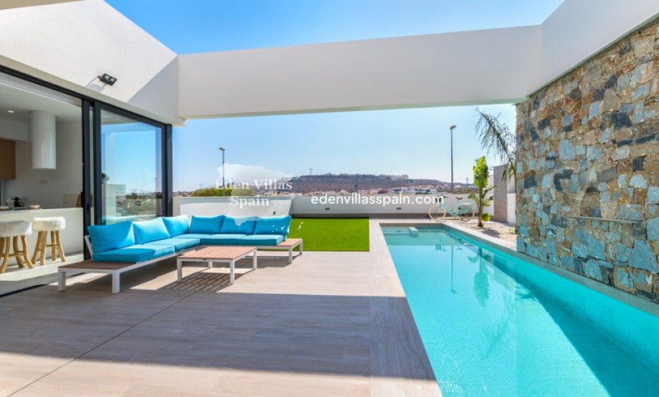 Obra Nueva - Villa a estrenar - La Marina