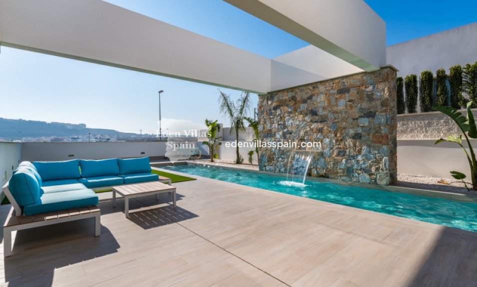 Obra Nueva - Villa a estrenar - La Marina