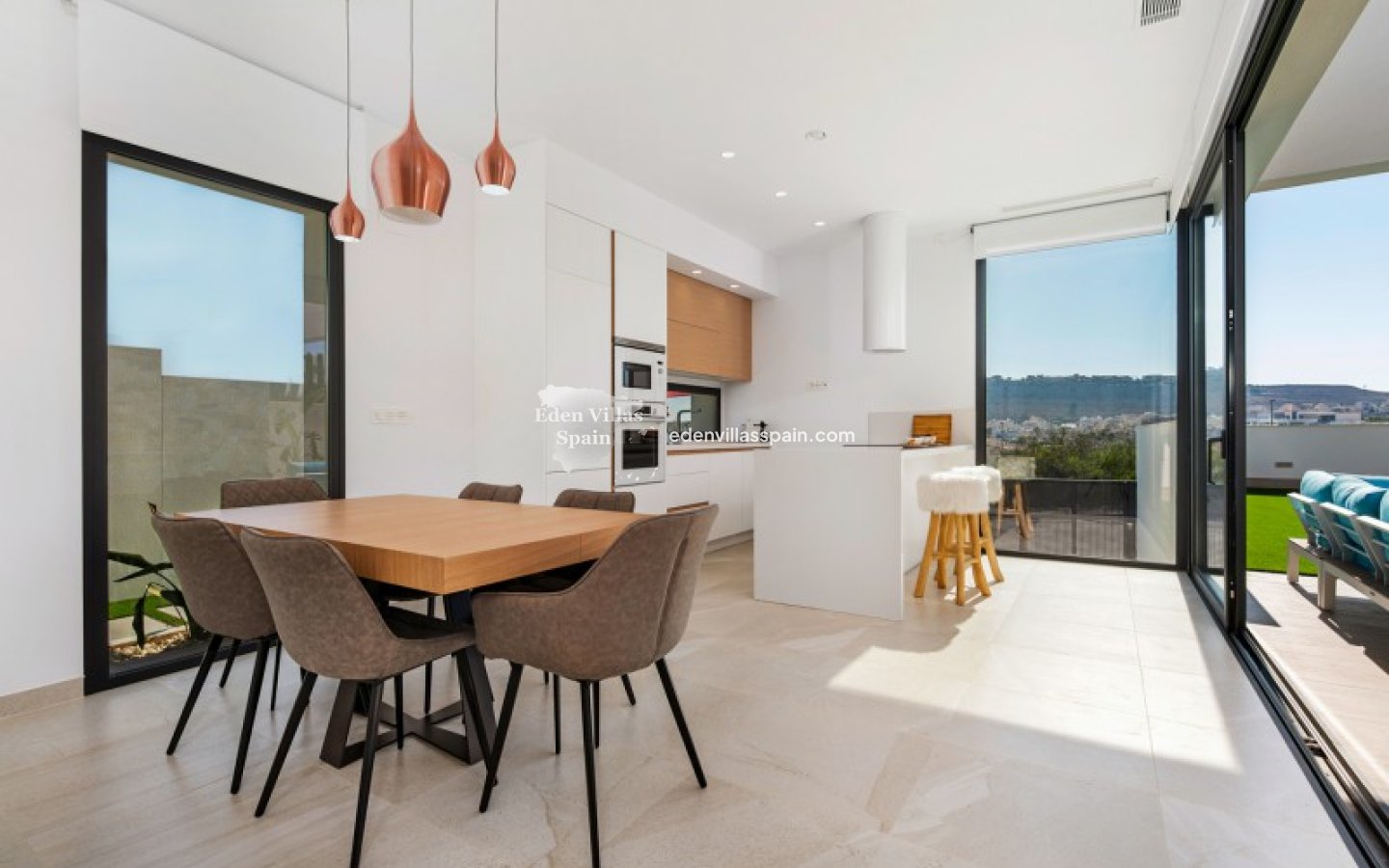 Obra Nueva - Villa a estrenar - La Marina