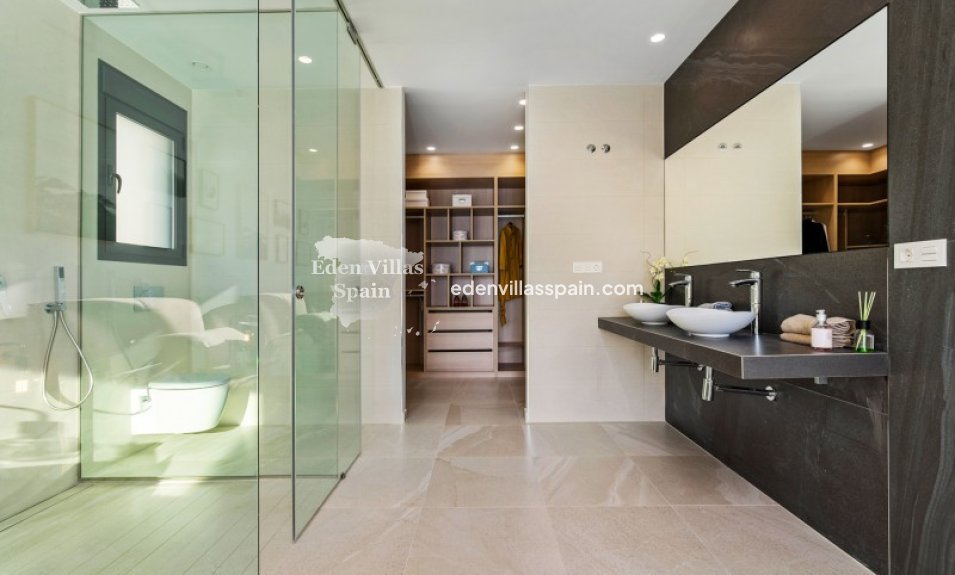 Obra Nueva - Villa a estrenar - La Marina