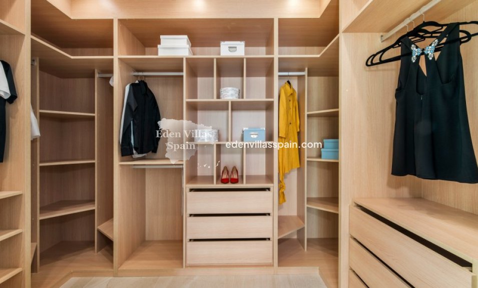 Obra Nueva - Villa a estrenar - La Marina