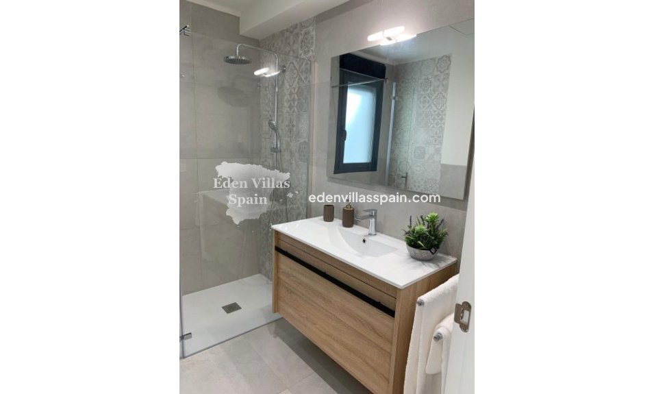 Obra Nueva - Villa a estrenar - La Marina