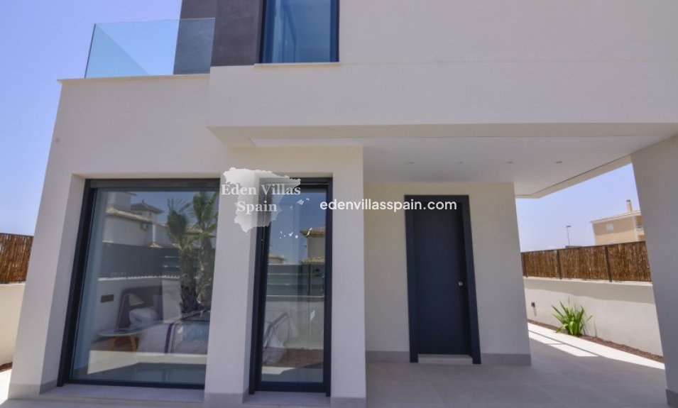 Obra Nueva - Villa a estrenar - La Marina