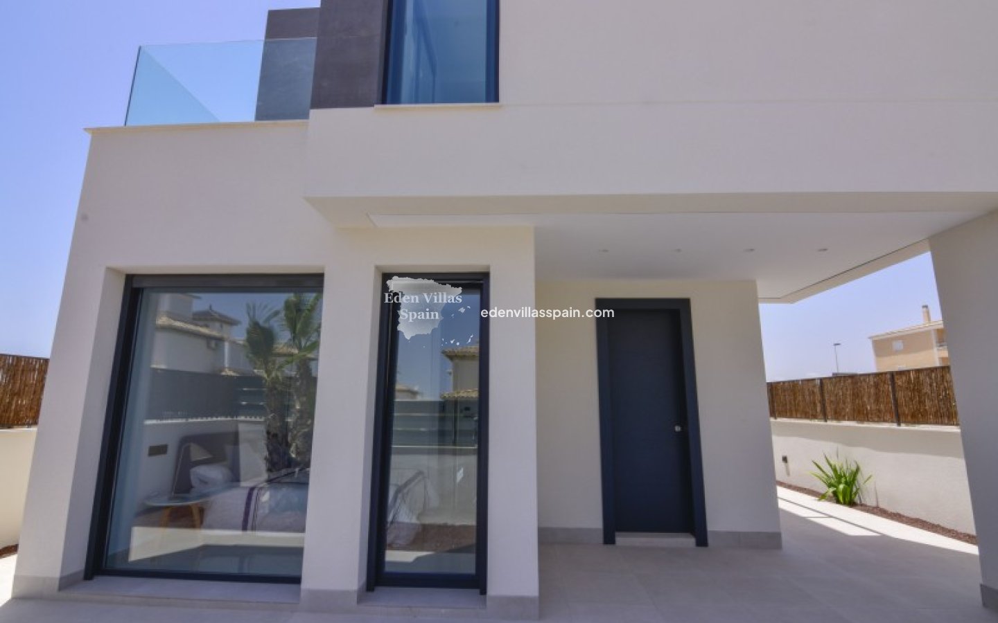 Obra Nueva - Villa a estrenar - La Marina