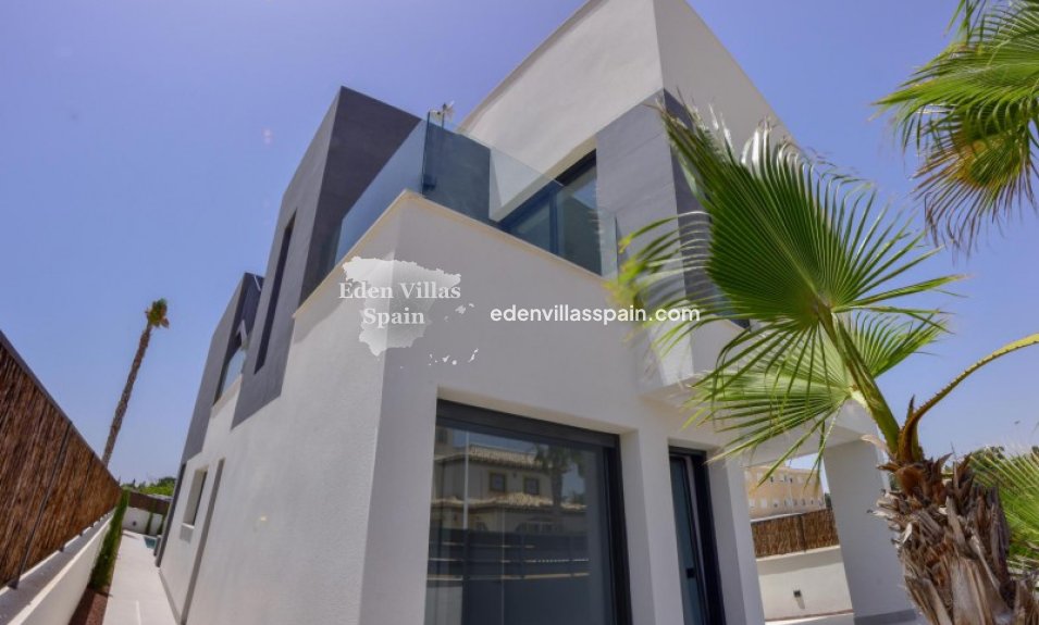 Obra Nueva - Villa a estrenar - La Marina