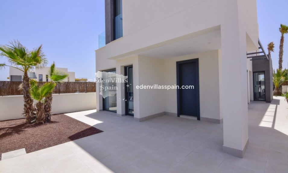 Obra Nueva - Villa a estrenar - La Marina