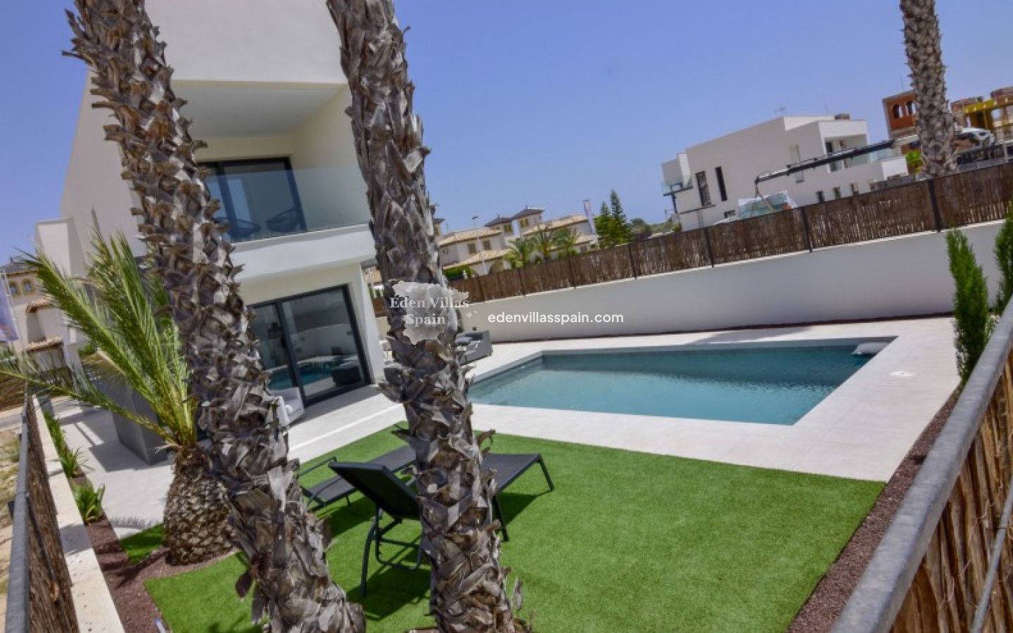 Obra Nueva - Villa a estrenar - La Marina