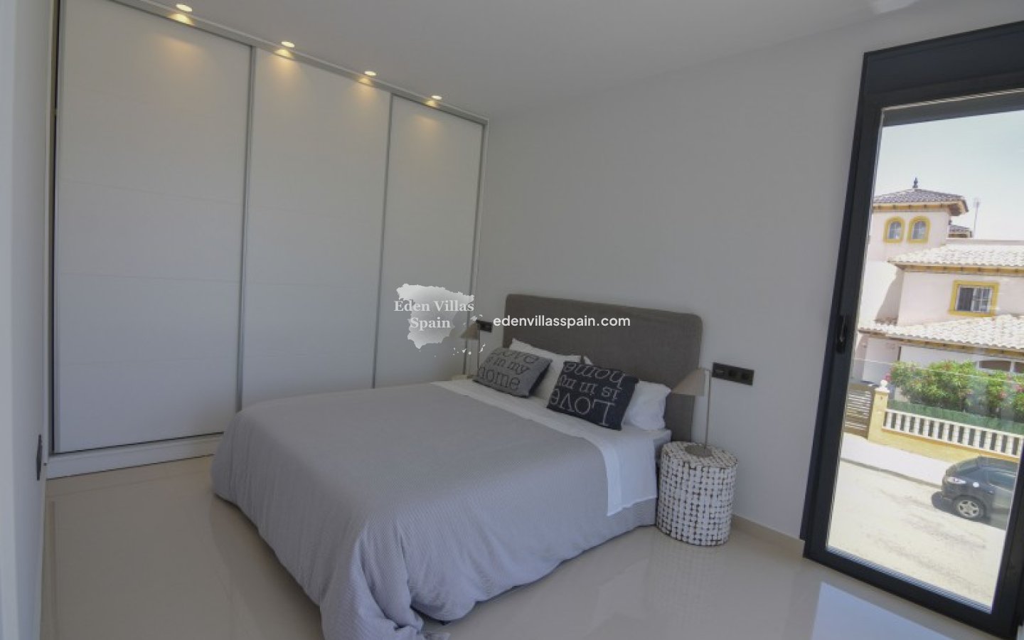 Obra Nueva - Villa a estrenar - La Marina