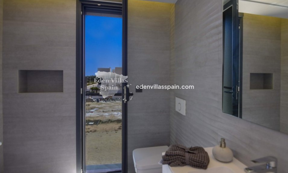 Obra Nueva - Villa a estrenar - La Marina