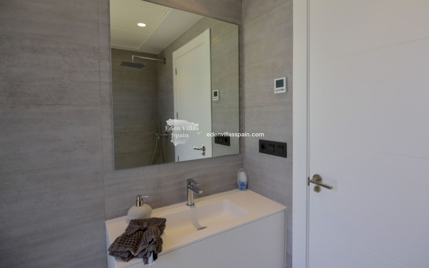 Obra Nueva - Villa a estrenar - La Marina