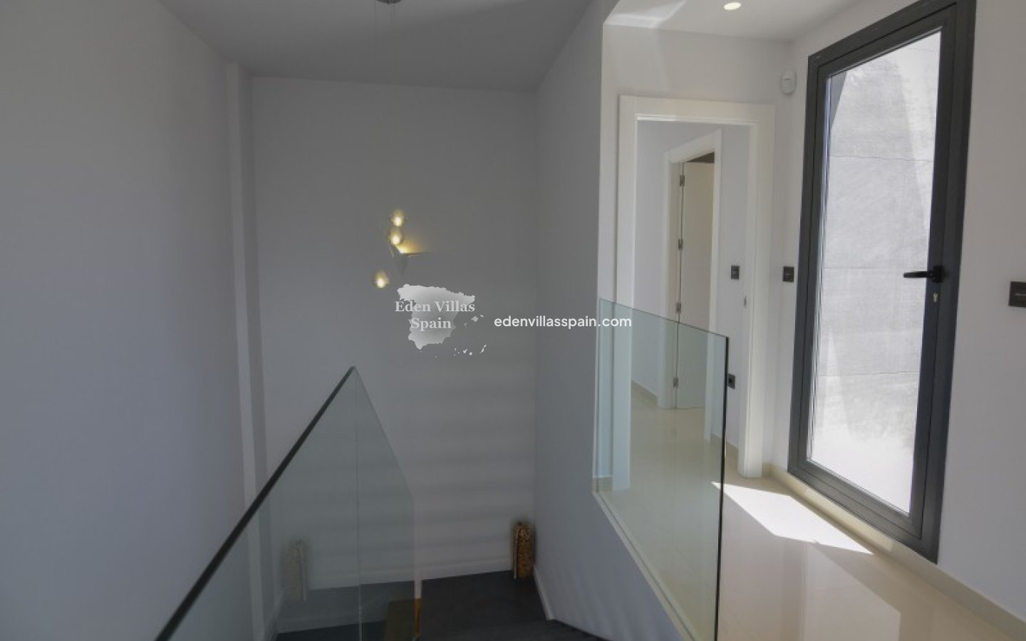 Obra Nueva - Villa a estrenar - La Marina