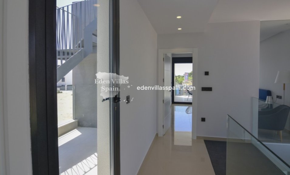 Obra Nueva - Villa a estrenar - La Marina