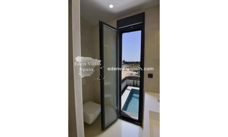 Obra Nueva - Villa a estrenar - La Marina