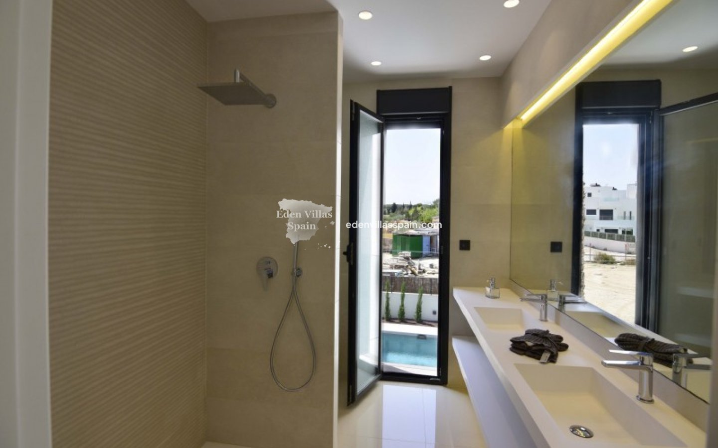 Obra Nueva - Villa a estrenar - La Marina