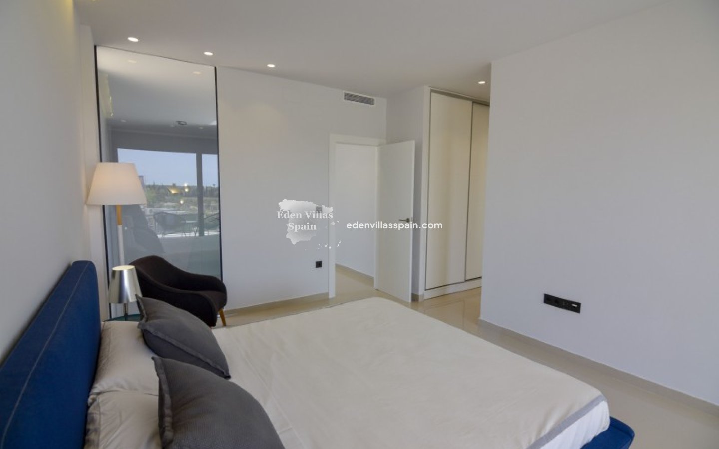 Obra Nueva - Villa a estrenar - La Marina