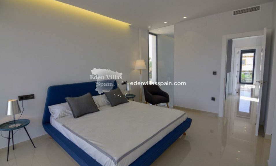 Obra Nueva - Villa a estrenar - La Marina