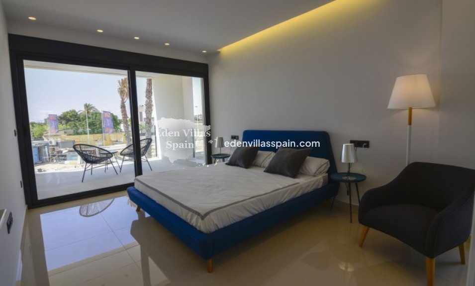 Obra Nueva - Villa a estrenar - La Marina