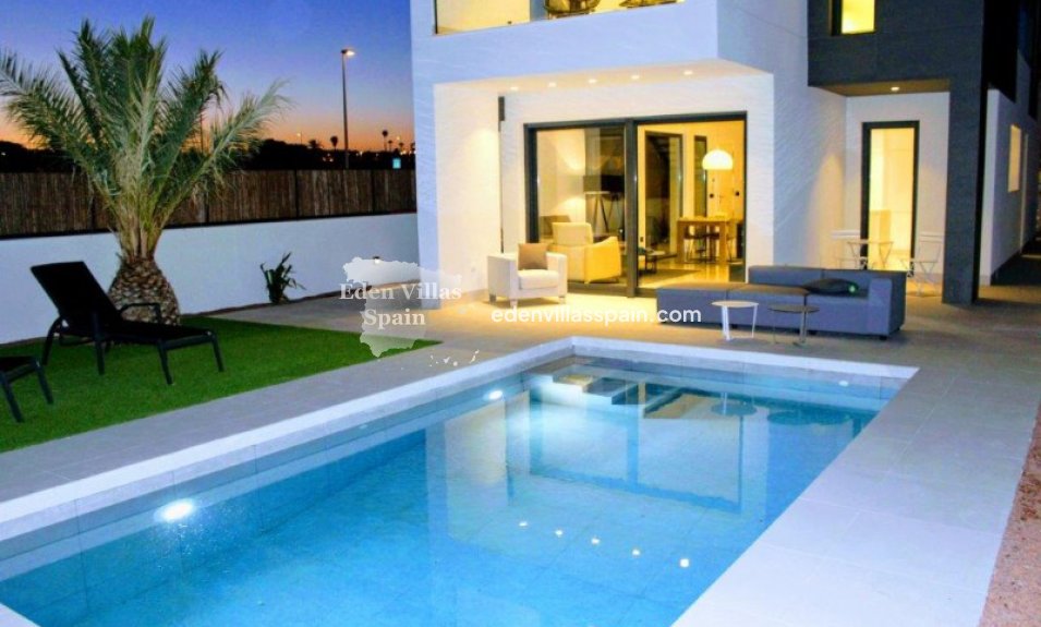 Obra Nueva - Villa a estrenar - La Marina