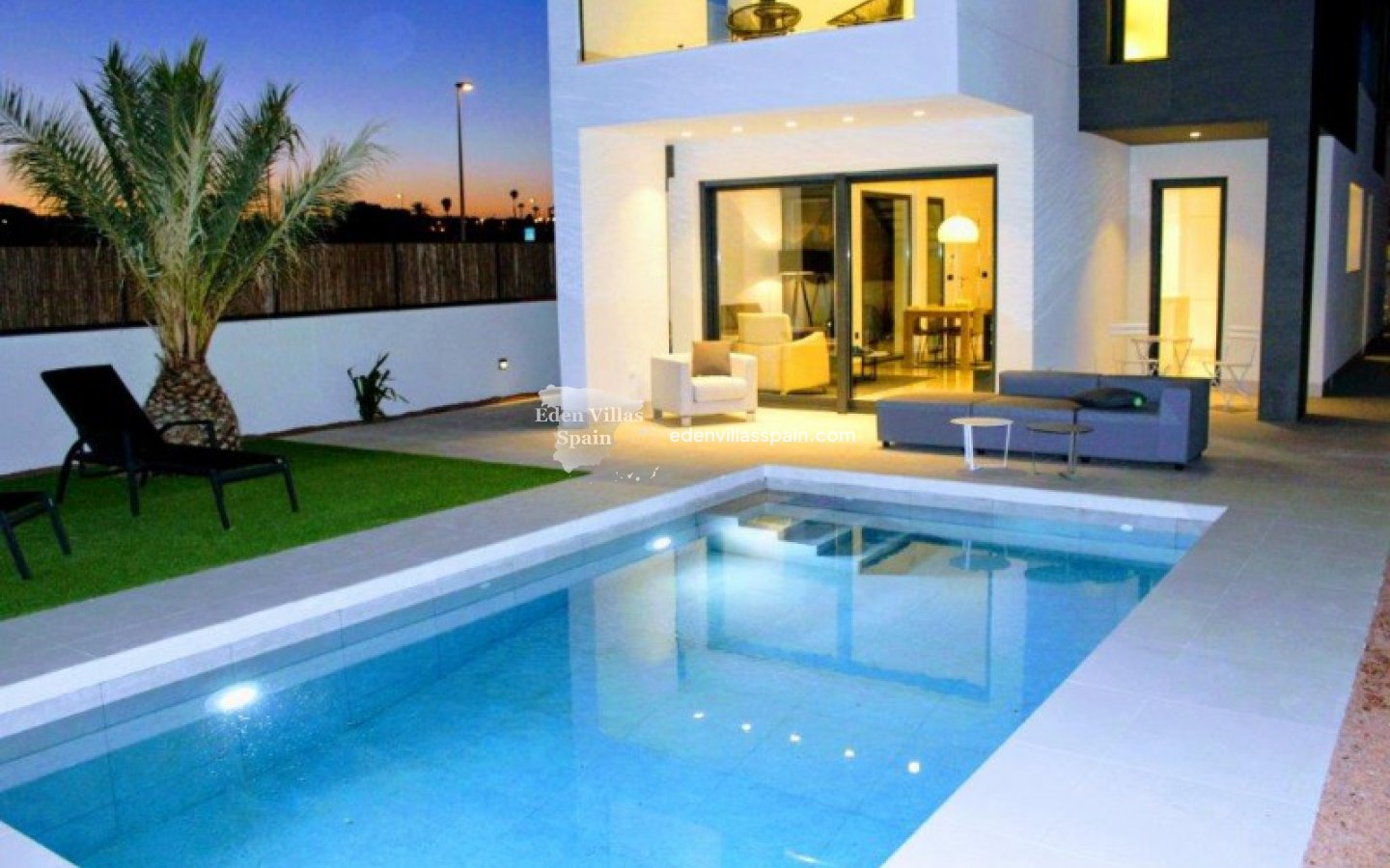 Obra Nueva - Villa a estrenar - La Marina