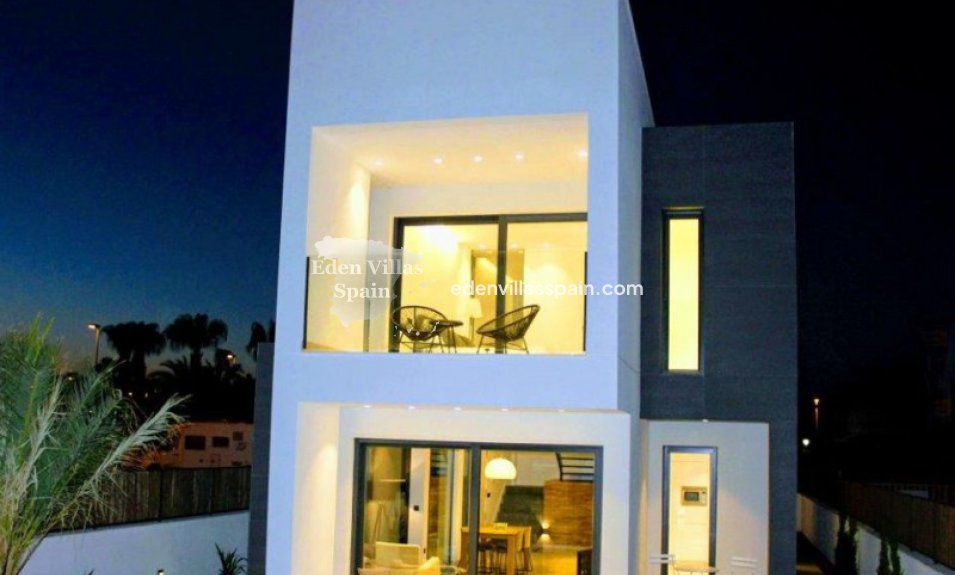 Obra Nueva - Villa a estrenar - La Marina