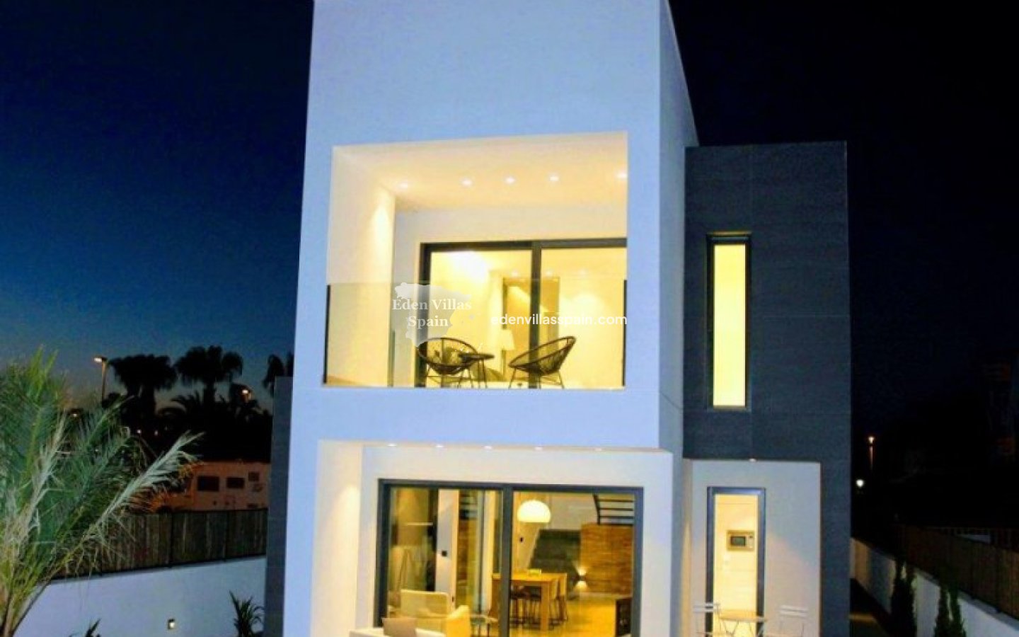 Obra Nueva - Villa a estrenar - La Marina