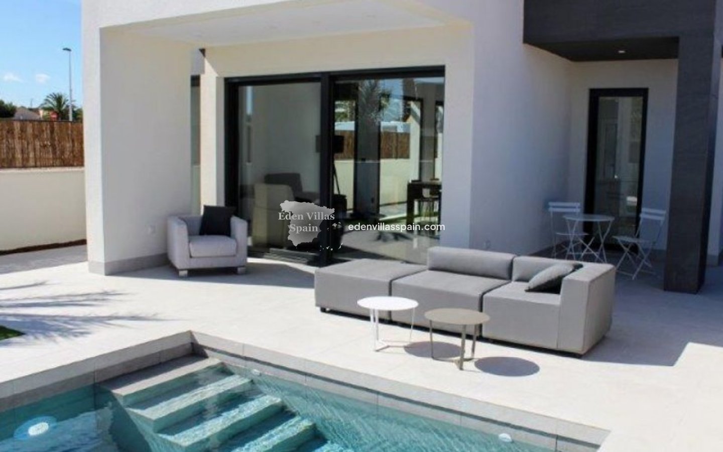 Obra Nueva - Villa a estrenar - La Marina