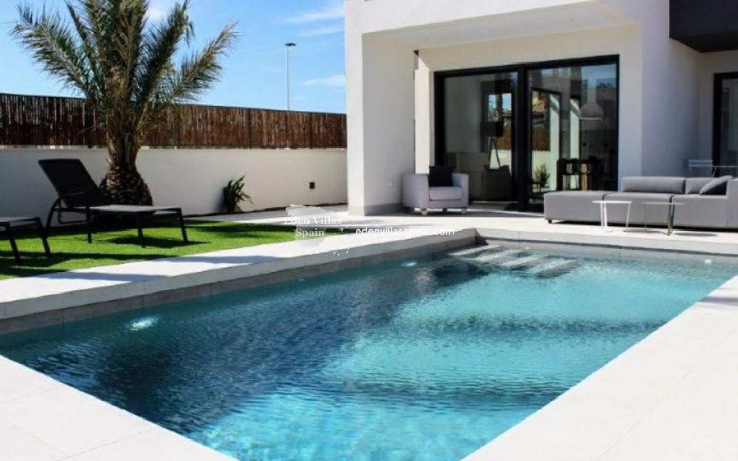 Obra Nueva - Villa a estrenar - La Marina