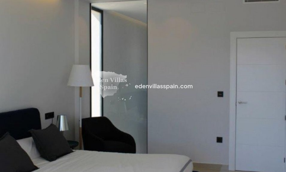 Obra Nueva - Villa a estrenar - La Marina