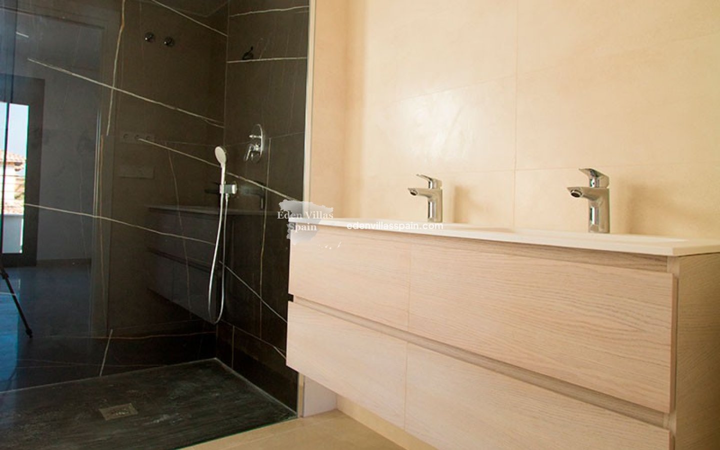 Obra Nueva - Villa a estrenar - La Marina