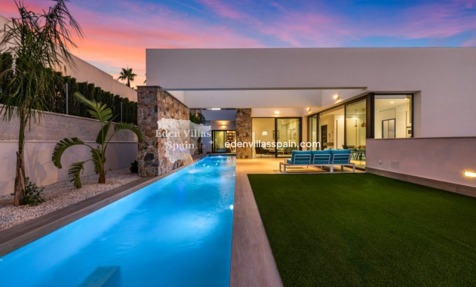 Obra Nueva - Villa a estrenar - La Marina