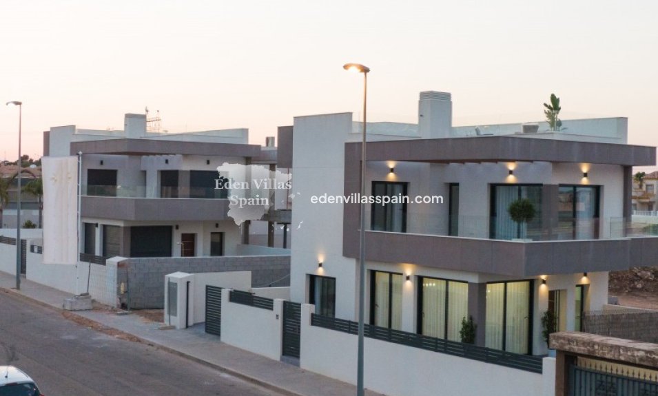 Obra Nueva - Villa a estrenar - Los Montesinos