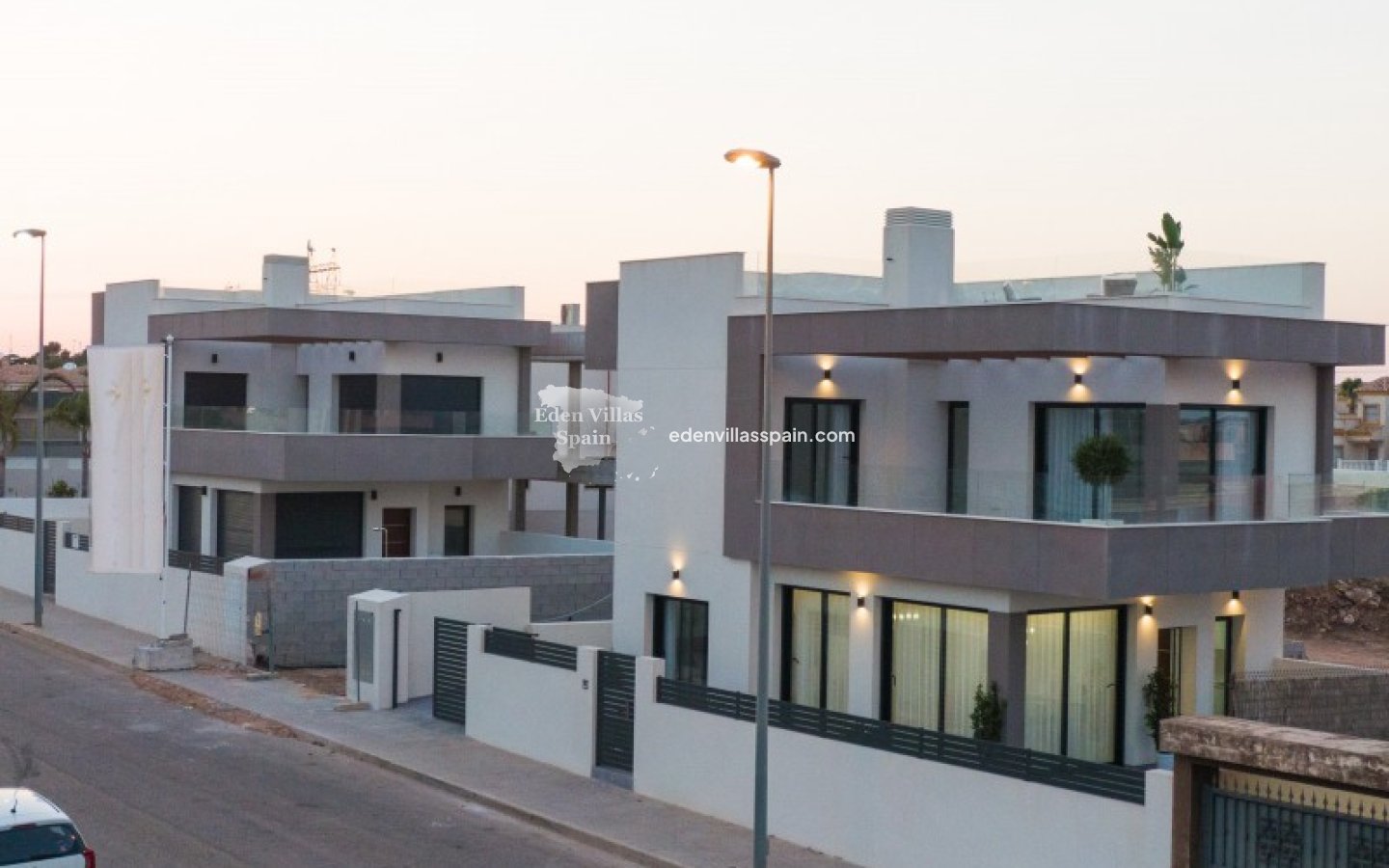 Obra Nueva - Villa a estrenar - Los Montesinos