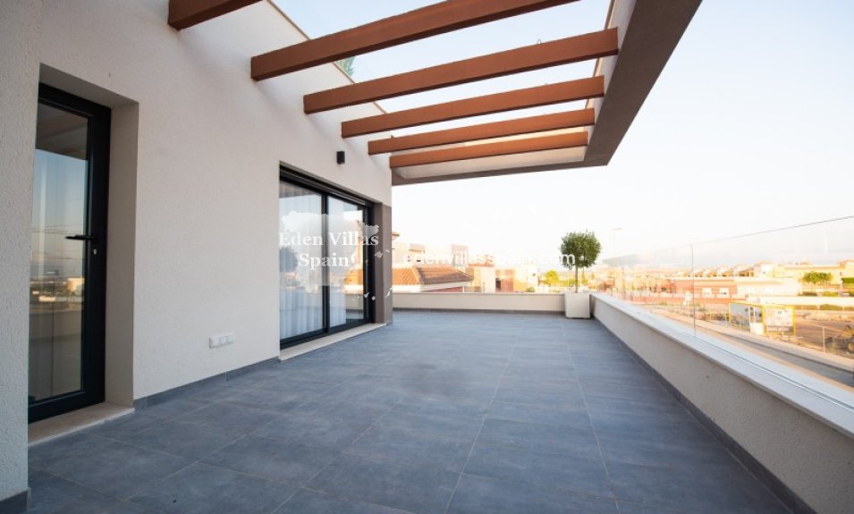 Obra Nueva - Villa a estrenar - Los Montesinos