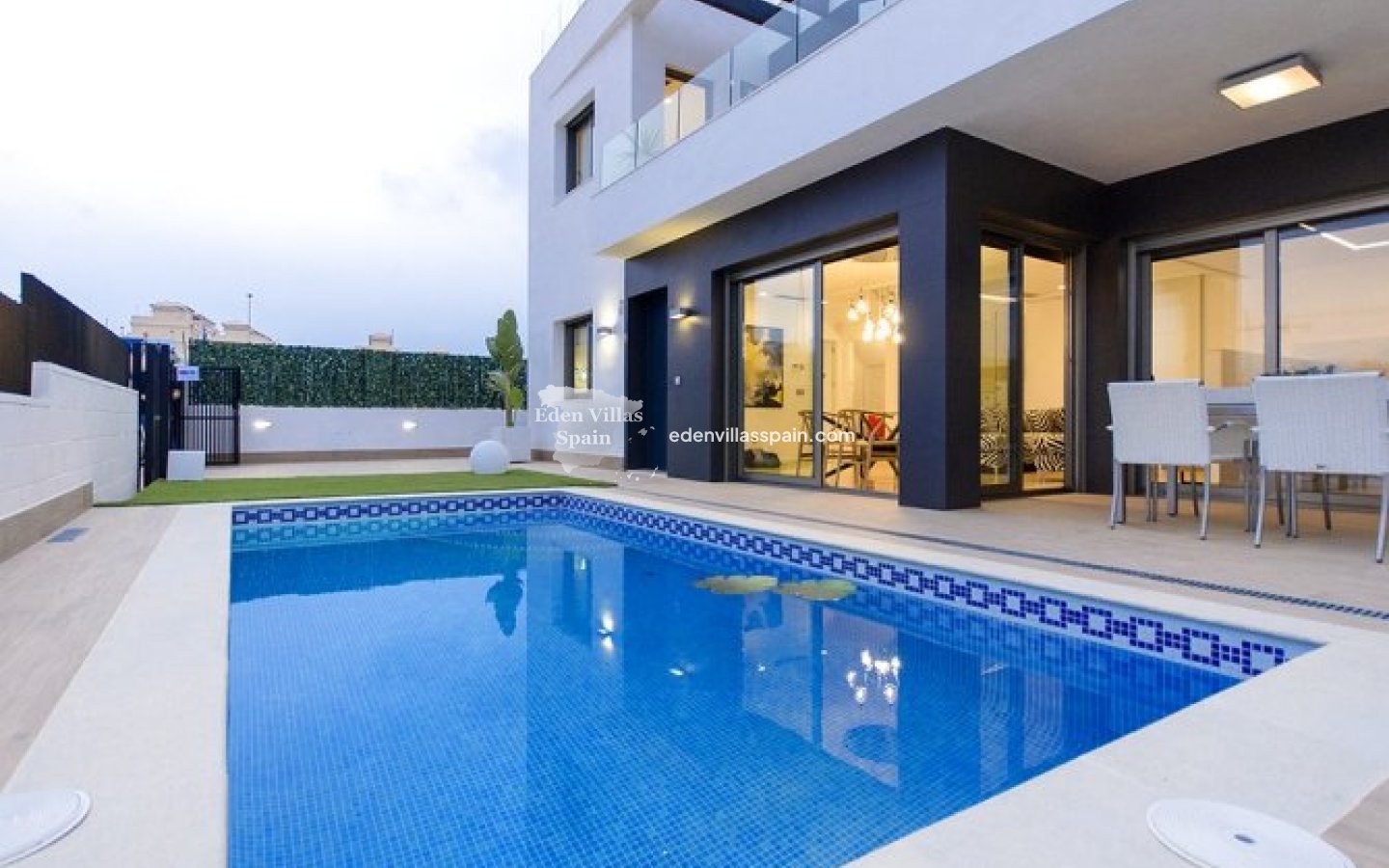 Obra Nueva - Villa costera - Orihuela Costa