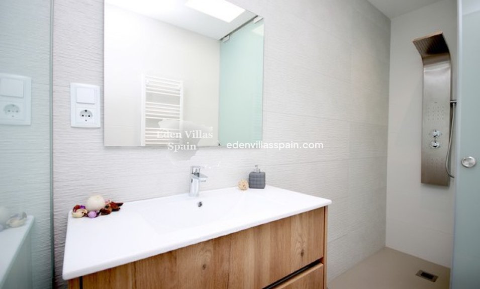 Obra Nueva - Villa costera - Santa Pola