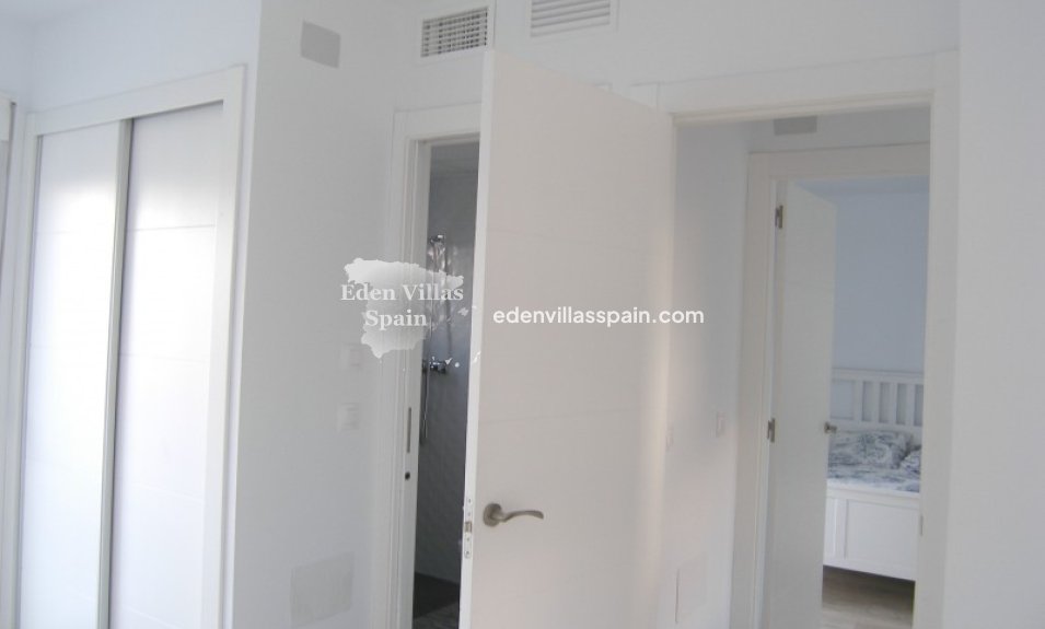 Obra Nueva - Villa costera - Santa Pola