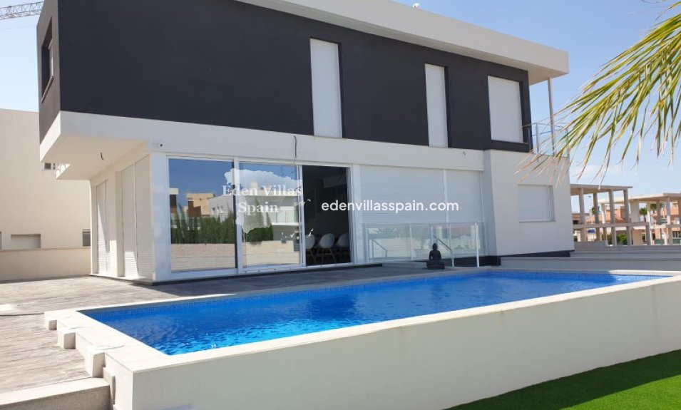 Obra Nueva - Villa costera - Santa Pola