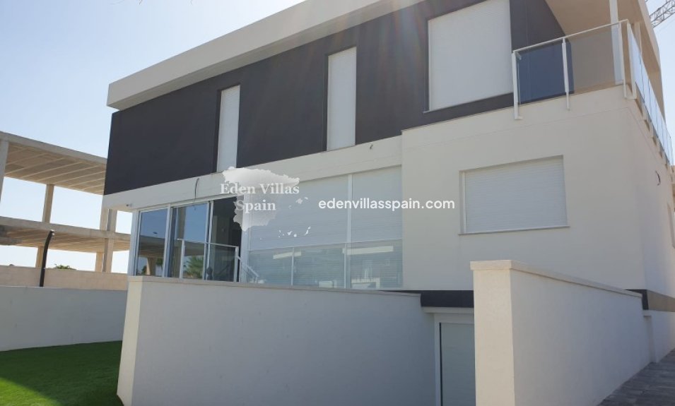 Obra Nueva - Villa costera - Santa Pola