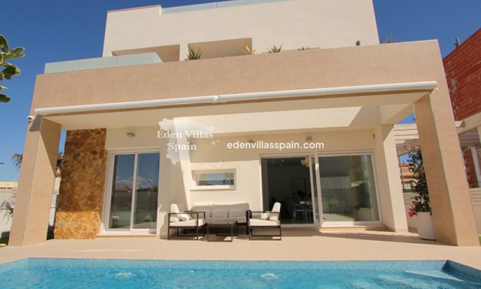 Obra Nueva - Villa costera - Torrevieja