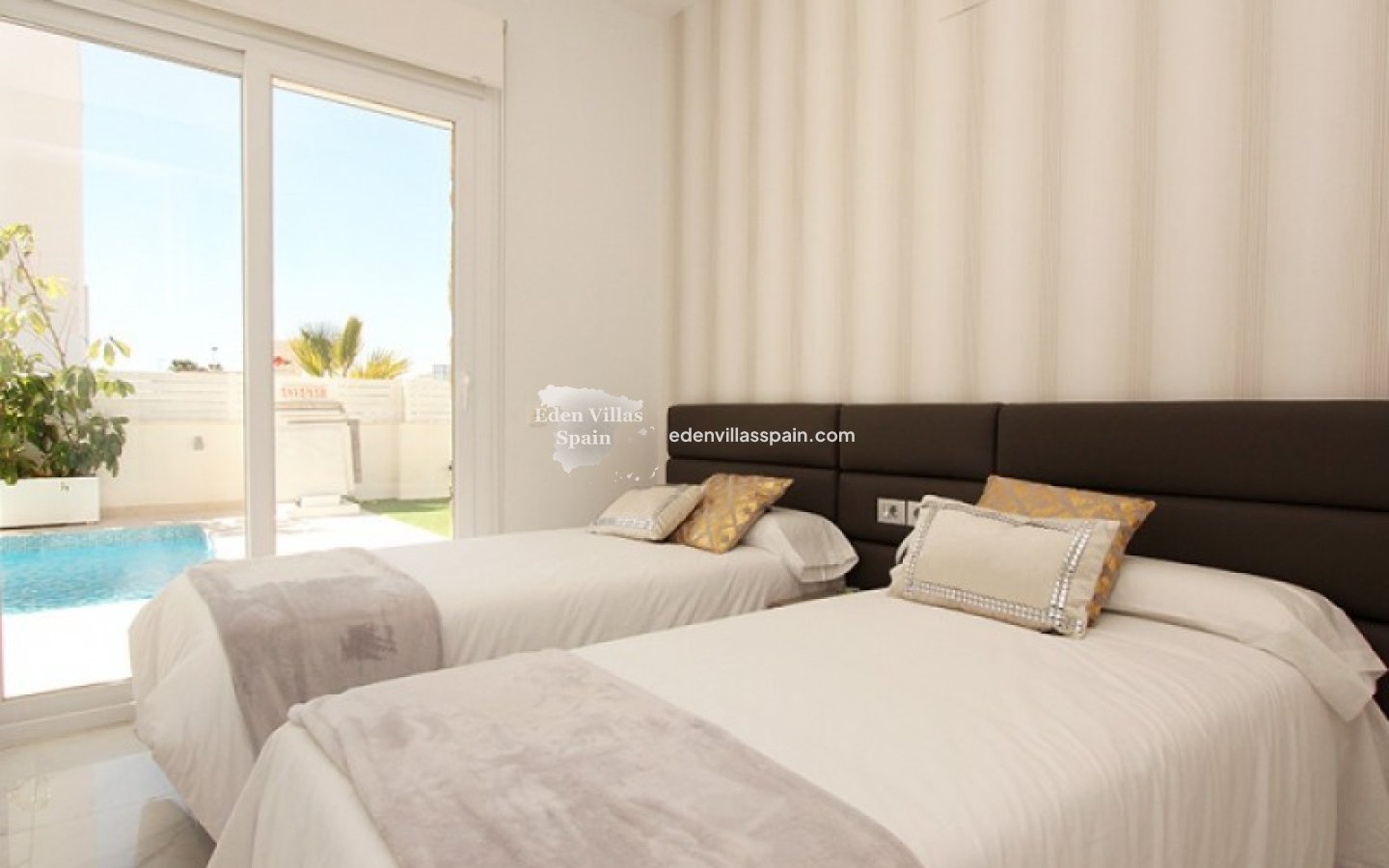 Obra Nueva - Villa costera - Torrevieja