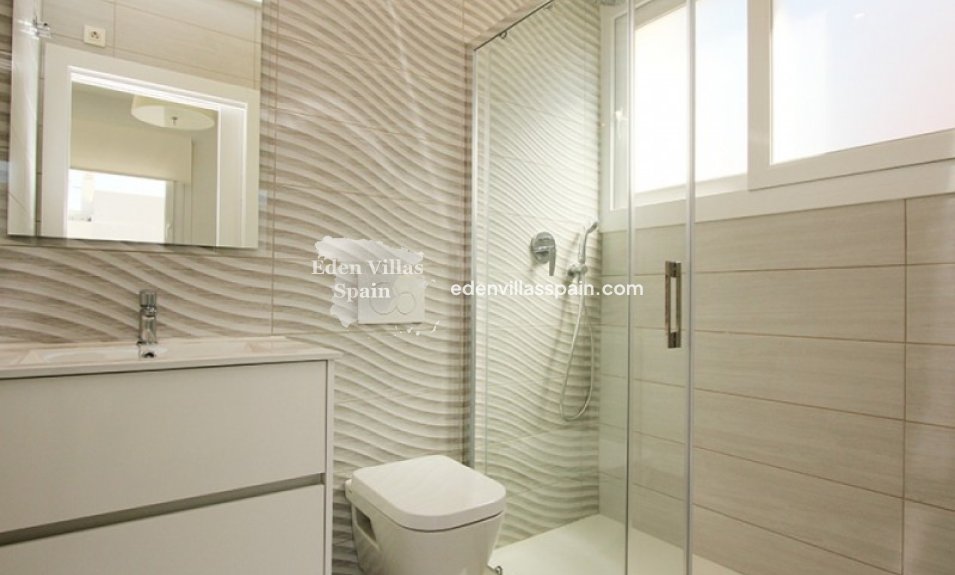 Obra Nueva - Villa costera - Torrevieja