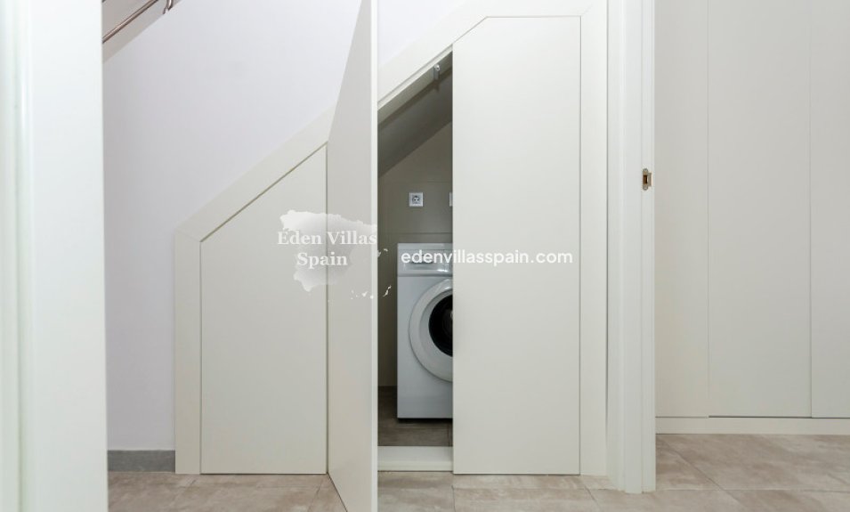 Obra Nueva - Villa costera - Torrevieja